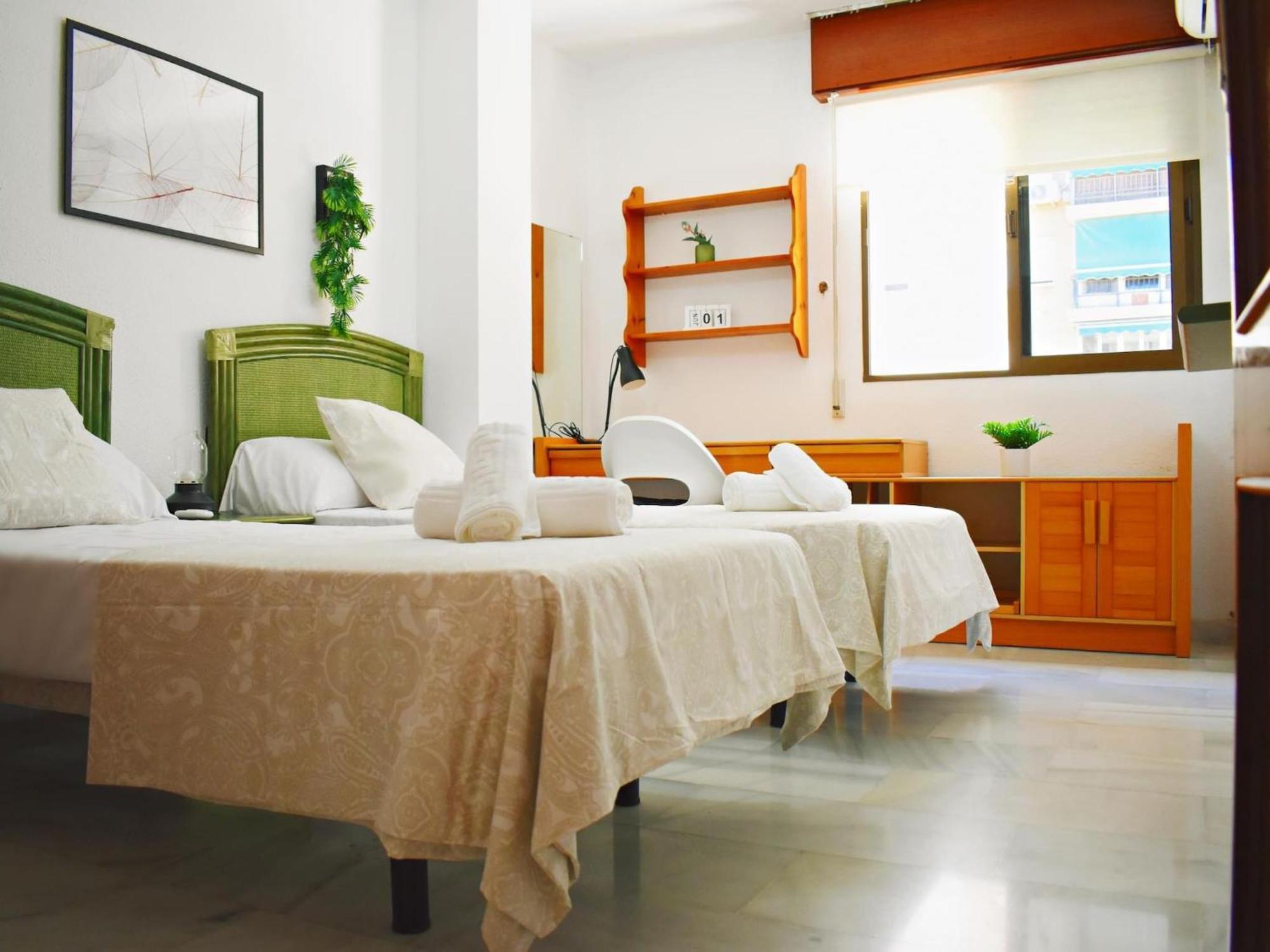Amplio Y Luminoso Apartamento Cerca Del Centro Y La Playa Con Piscina Y Parking Privado Малага Екстер'єр фото